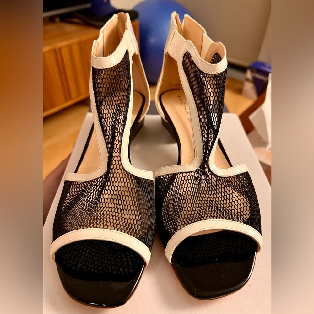 White and Black Mesh Leather Sandals - US 9.5/10 - Sacha London